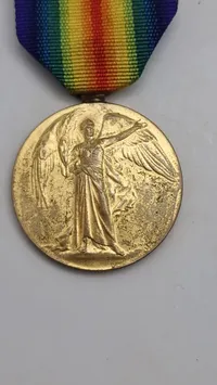 Original Victory Medal fra Første Verdenskrig. Denne medalje blev oprindeligt oprettet i 1919 og tildelt militært personel af de allierede nationer - Navngiven