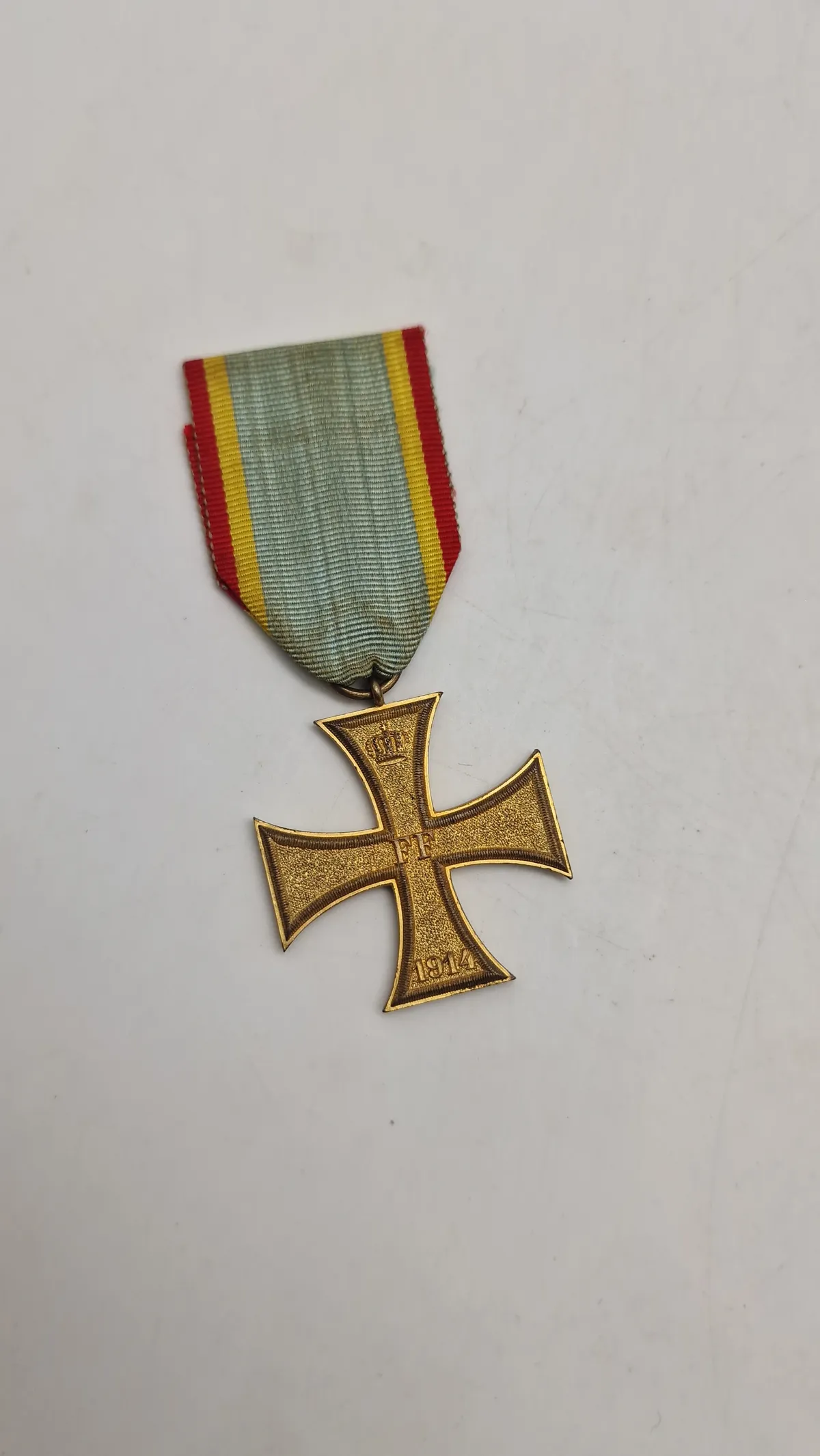 Originalt eks. af Mecklenburg-Schwerin Militære Fortjenstkors, 1. klasse, fra 1914. Dette er en militær dekoration, der blev genindført af Storhertug Friedrich Franz IV under Første Verdenskrig