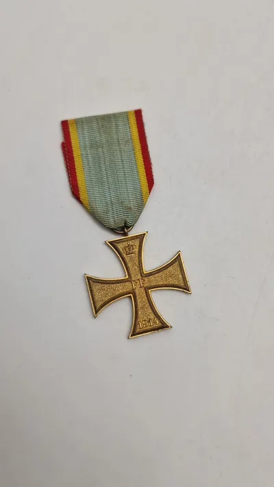 Originalt eks. af Mecklenburg-Schwerin Militære Fortjenstkors, 1. klasse, fra 1914. Dette er en militær dekoration, der blev genindført af Storhertug Friedrich Franz IV under Første Verdenskrig