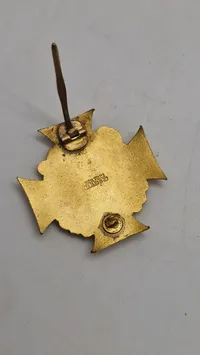 Originalt Ehrenkreuz (æreskors) fra Preußischer Landeskriegerverband, 1. klasse. Denne type medalje blev tildelt for fortjeneste, som teksten i midten af korset indikerer med "Für Verdienst"