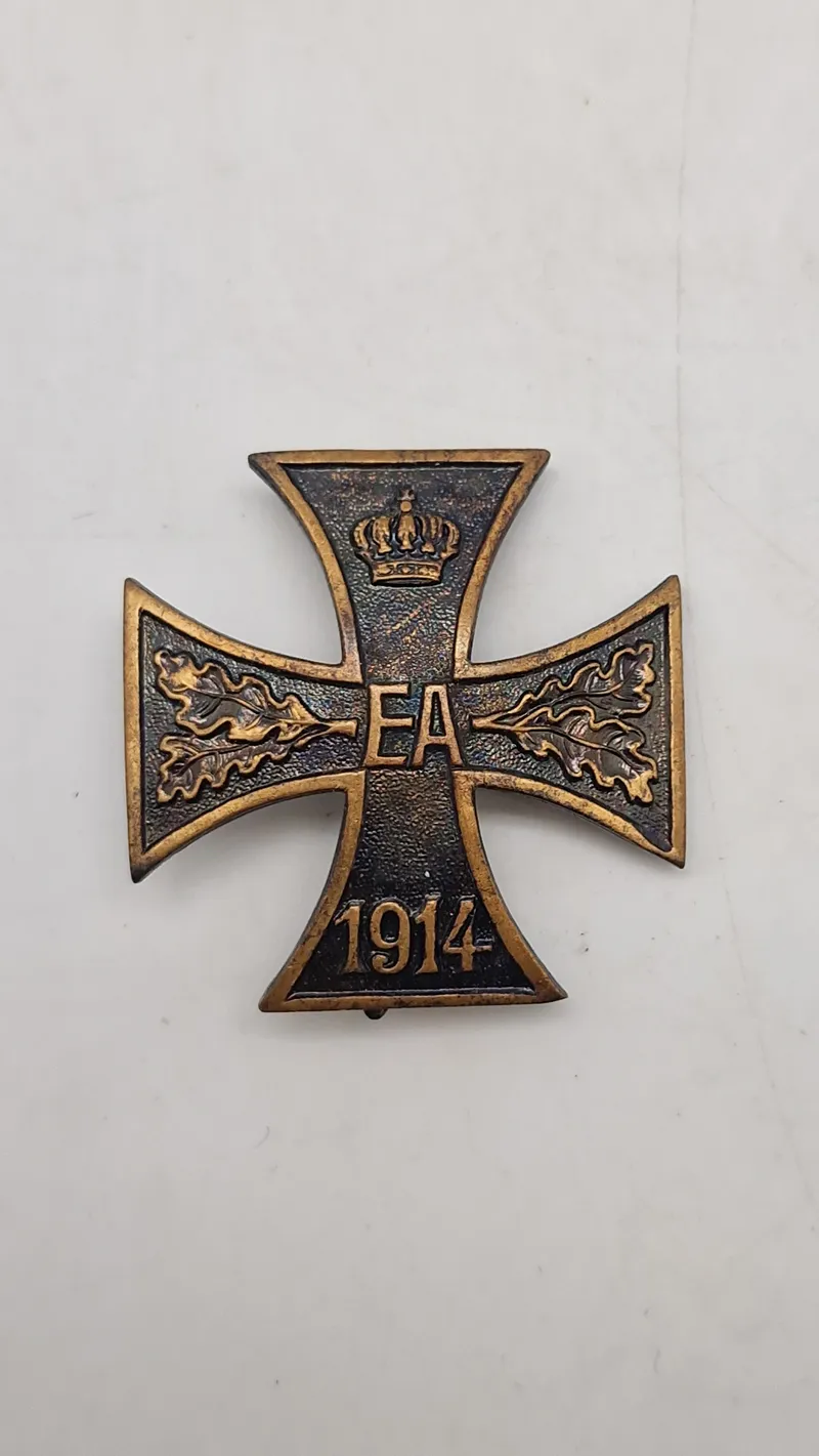 Originalt Brunswick Krigsfortjenestekorset (Braunschweigisches Kriegsverdienstkreuz), også kendt som Ernst-August-Korset.