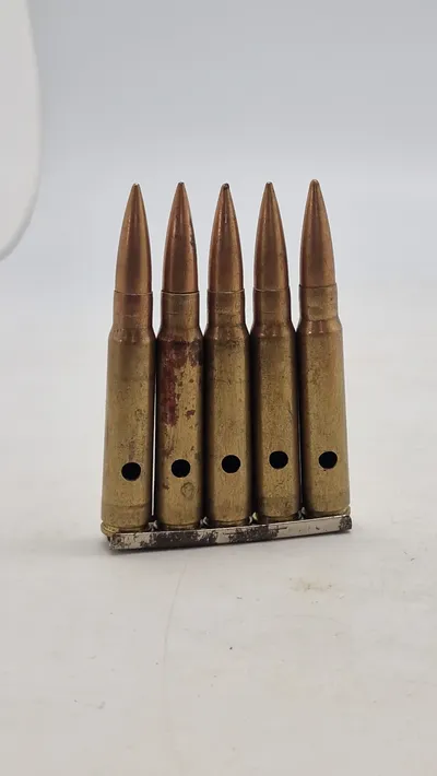 Original ladeskinne med tyske 8X57JS patroner fra ww2 - Deaktiverede