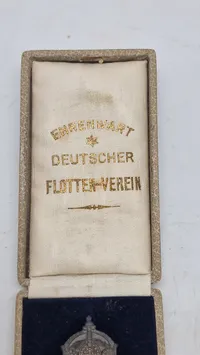 Originalt “Ehrenwart Deutscher Flottenverein" med æske