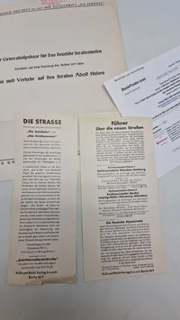 “Fünf Jahre Arbeit an den Straßen Adolf Hitlers" og er en fotobog fra Nazityskland, der dokumenterer konstruktionen af Reichsautobahn, Tysklands motorvejssystem, i de første fem år af dets opførelse.