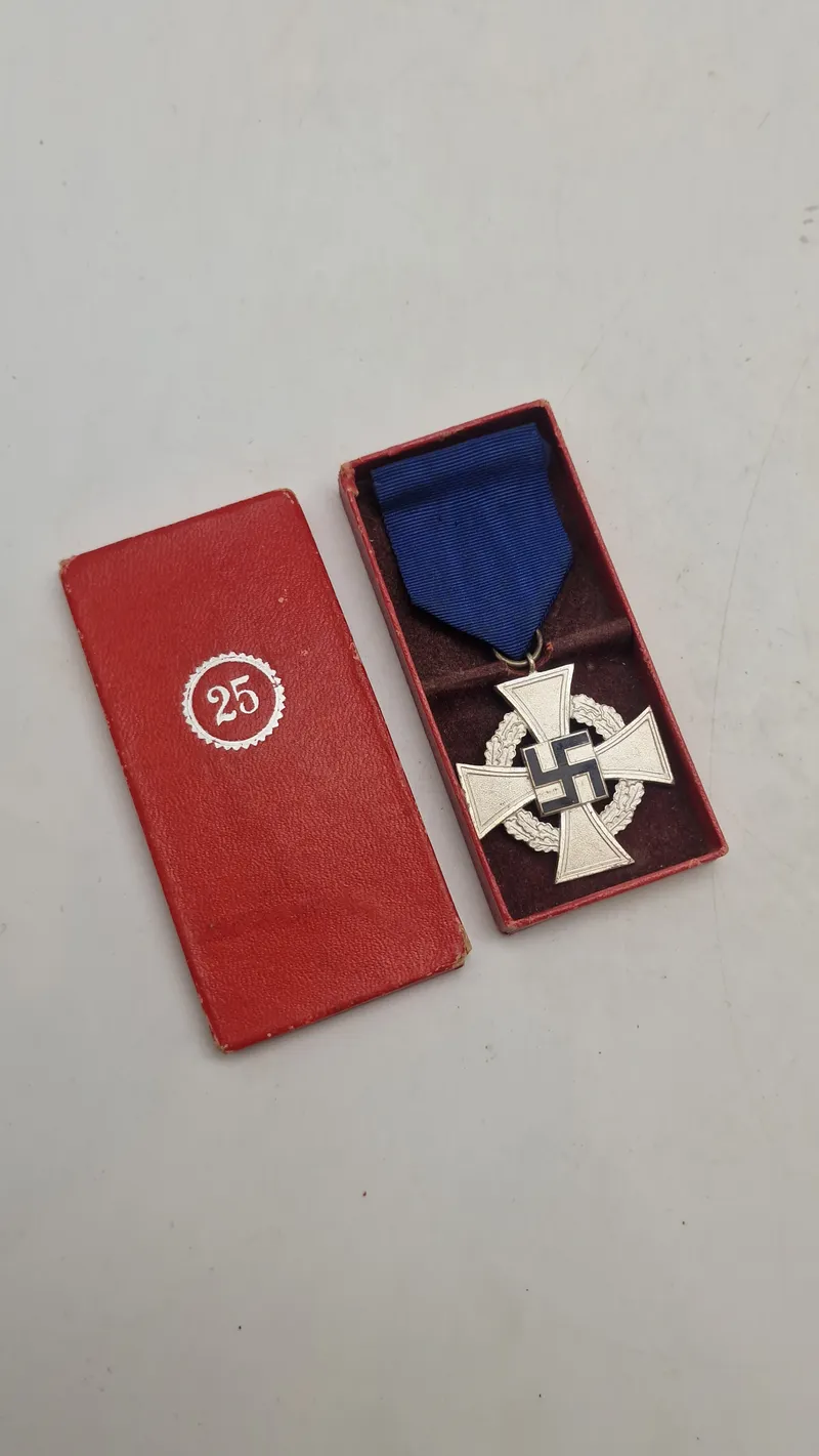 WW2 Tysk Treudienst 25 års medalje i æske. Original