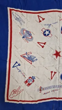 Originalt silketørklæde fra maj dagene 1945