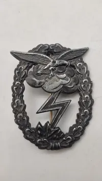Originalt  "Erdkampfabzeichen der Luftwaffe" - afnazificeret