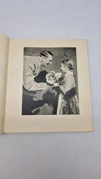 Original bog - Neues Deutschland: Ein Bildbuch für Die Auslandsdeutsche Jugend" (Nye Tyskland: En billedbog for tysk ungdom i udlandet).