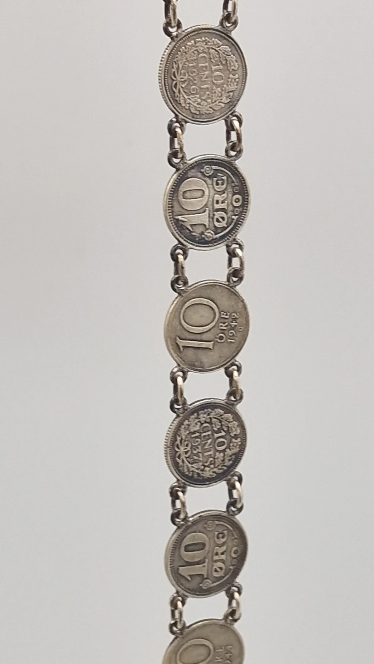 Armbånd lavet af originale sølvmønter