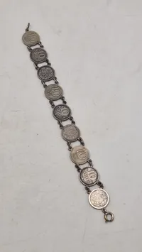 Armbånd lavet af originale sølvmønter