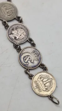 Armbånd lavet af originale sølvmønter