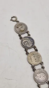 Armbånd lavet af originale sølvmønter