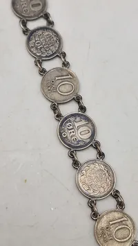 Armbånd lavet af originale sølvmønter