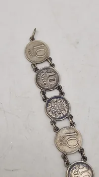 Armbånd lavet af originale sølvmønter
