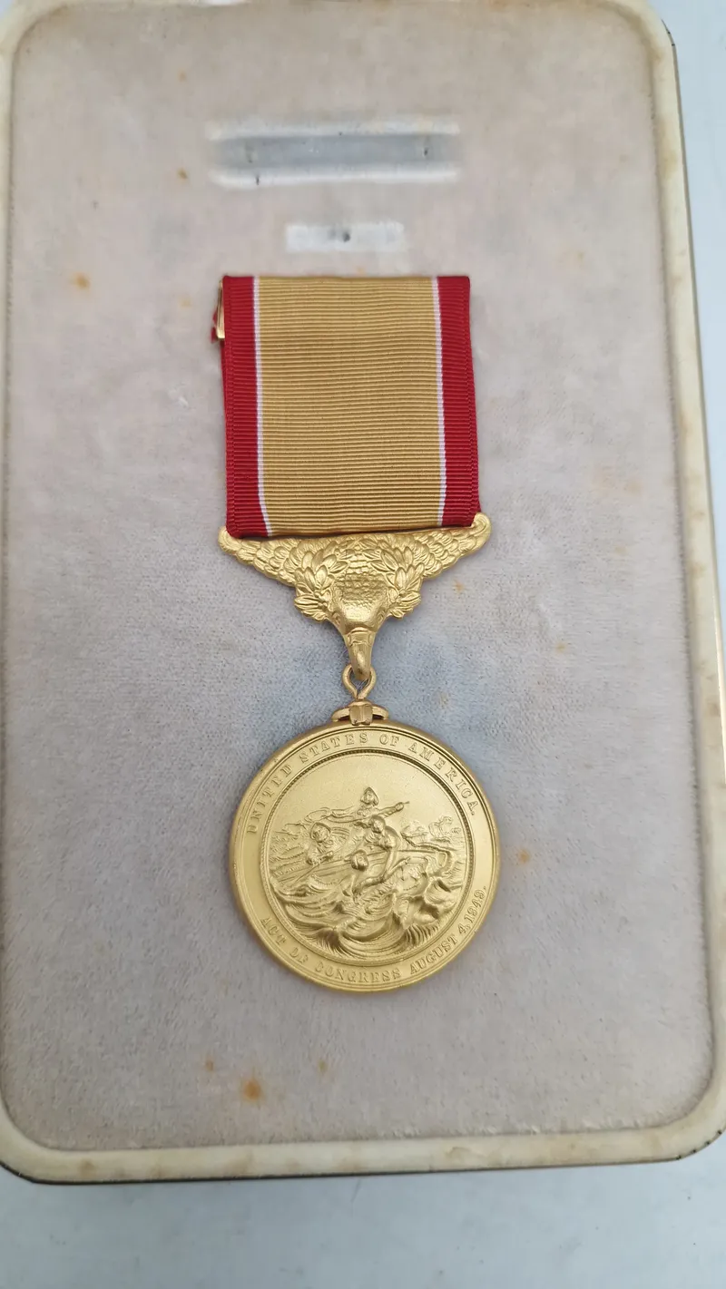Original amerikansk livredder medalje som tildeles personel i den amerikanske kystvagt