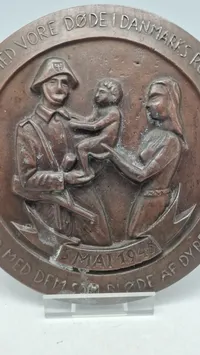 Original 5 maj 1945 plakette