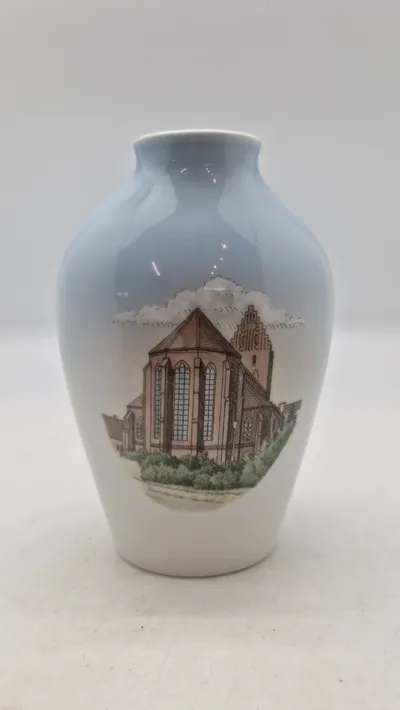 Bing & Grøndahl -  Sankt Peders Kirke Næstved. No 1305/5239