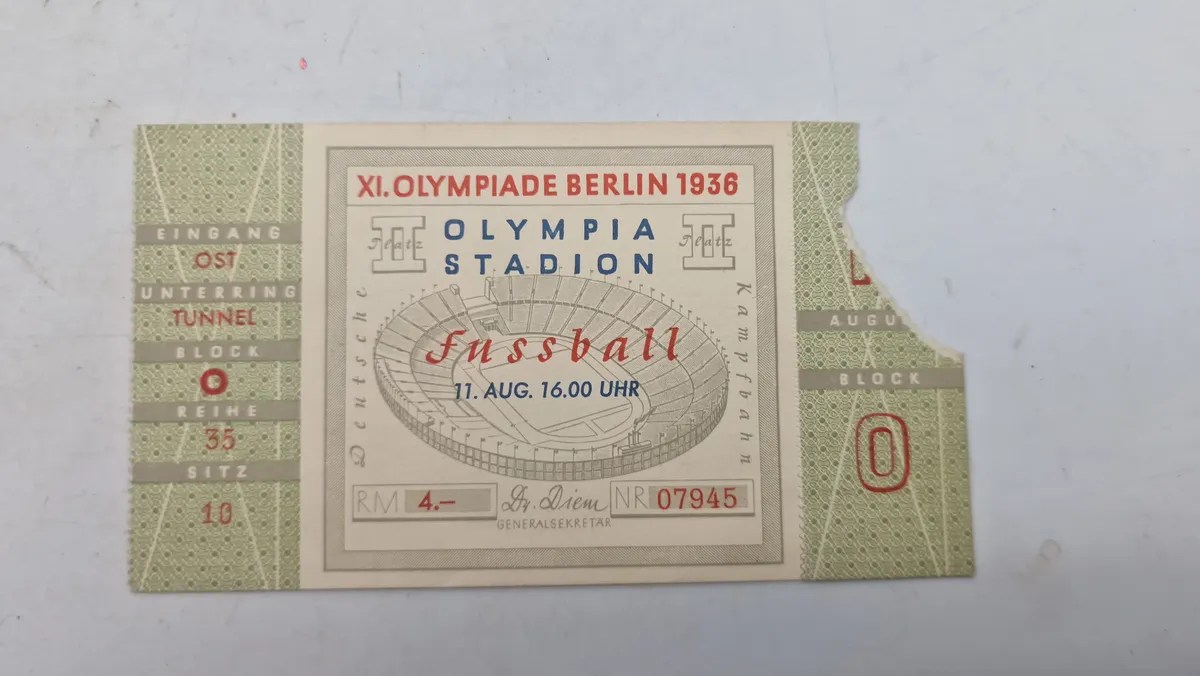 Original billet fra De XI Olympiske Lege i Berlin i 1936, specifikt til en fodboldkamp i Olympiastadion den 11. august kl. 16.00