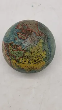 Veludført mini globus  blyantspidser