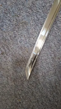 Nyere veludført Katana, med skarp klinge
