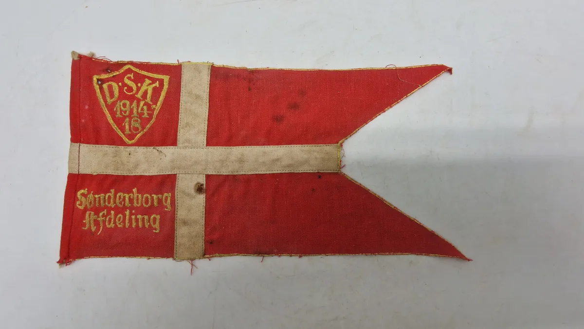 Original bordfane fra Dansksindede Sønderjyske Krigsdeltagere (DSK)