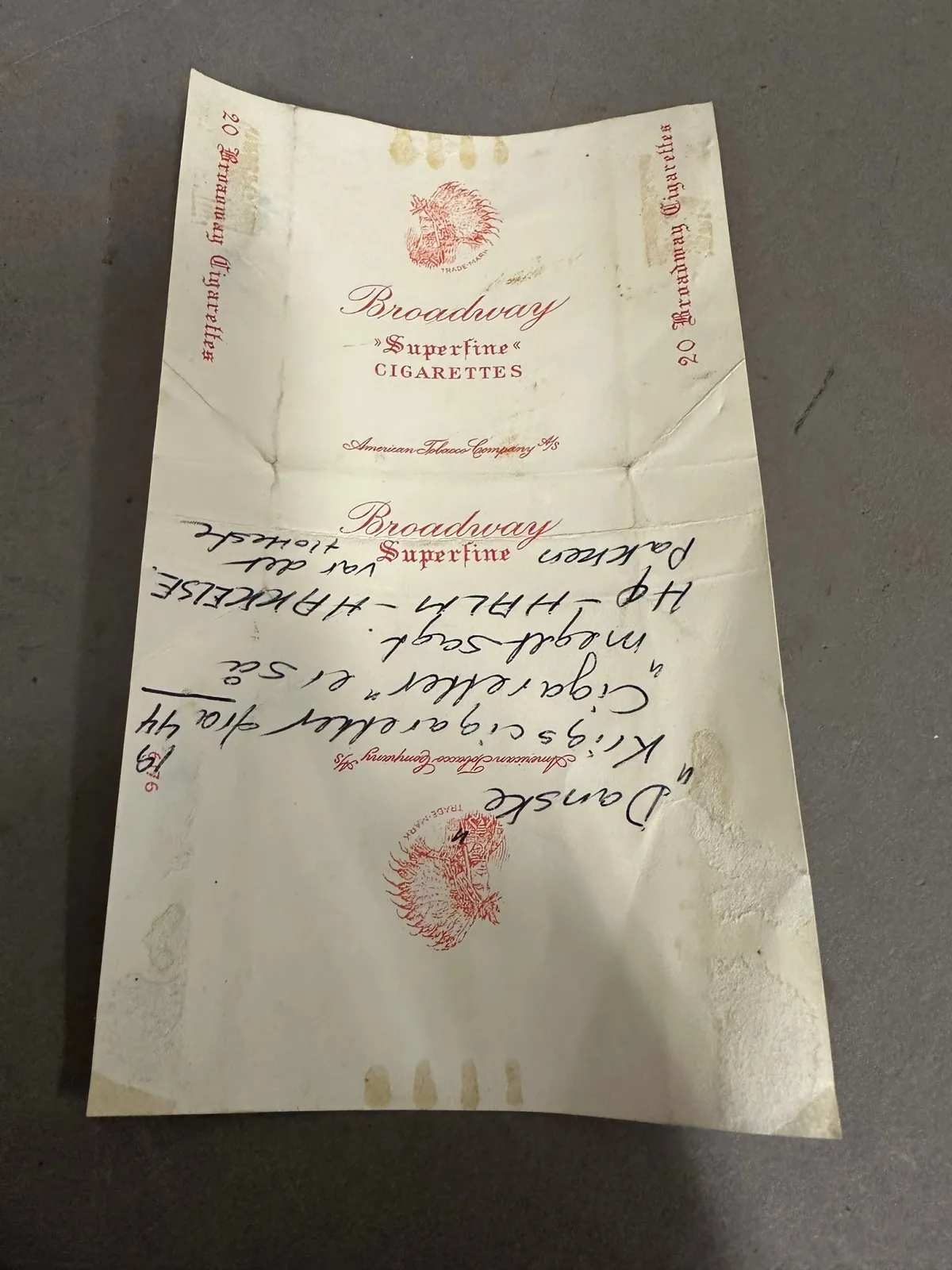 Original Dansk  cigaret pakke fra 1944, se historie