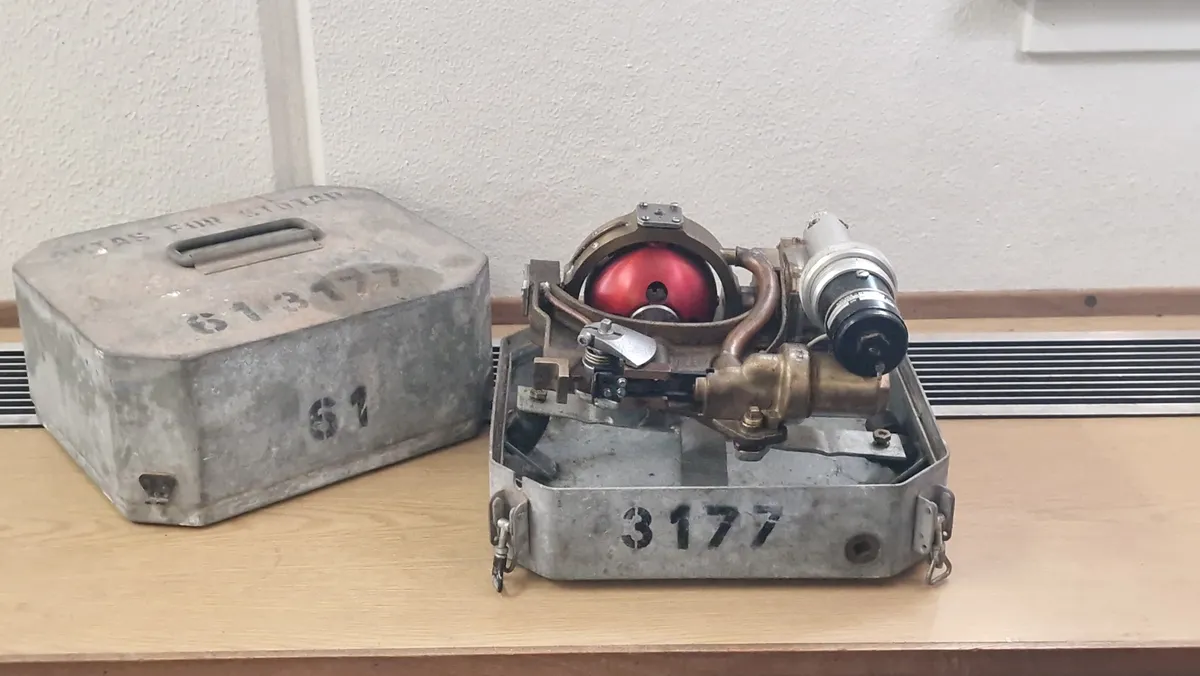 Original Svensk torpedo gyro i kasse
