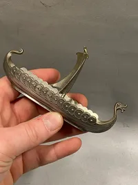Dansk håndlavet vikingeskib