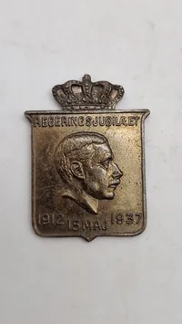 Royale pins