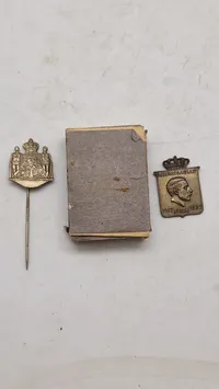 Royale pins