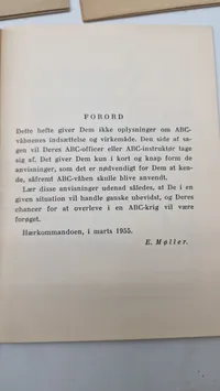 Samling lærebøger mm fra forsvaret