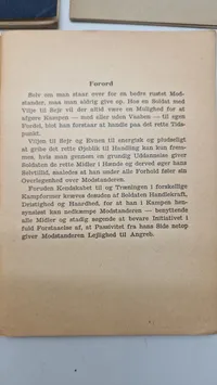 Samling lærebøger mm fra forsvaret