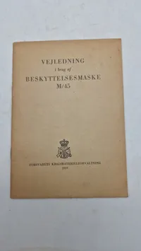 Samling lærebøger mm fra forsvaret