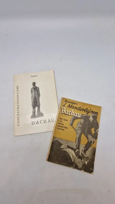 Hæfter omhandlende Dachau KZ lejr
