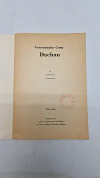 Hæfter omhandlende Dachau KZ lejr