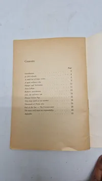 Hæfter omhandlende Dachau KZ lejr