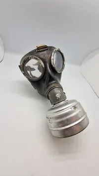 Original Tysk gummi gasmaske M38 stemplet flr/str 2 med overmalet filtrator