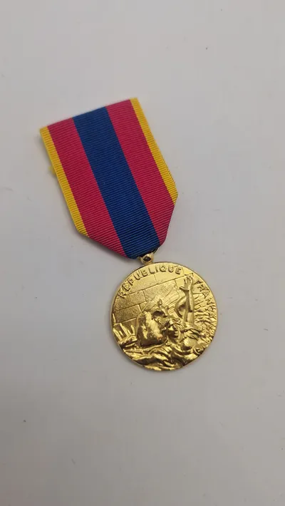 Original fransk nationale forsvarsmedalje (Médaille de la Défense nationale)