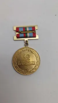 Samling originale Bulgarske  medaljer og tildelingsbeviser fra samme mand