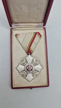 Original bulgarsk fortjenstorden, "Order of Civil Merit", fra 1891. 
Ordenen blev indstiftet den 2. august 1891 af prins Ferdinand 1. af Bulgarien