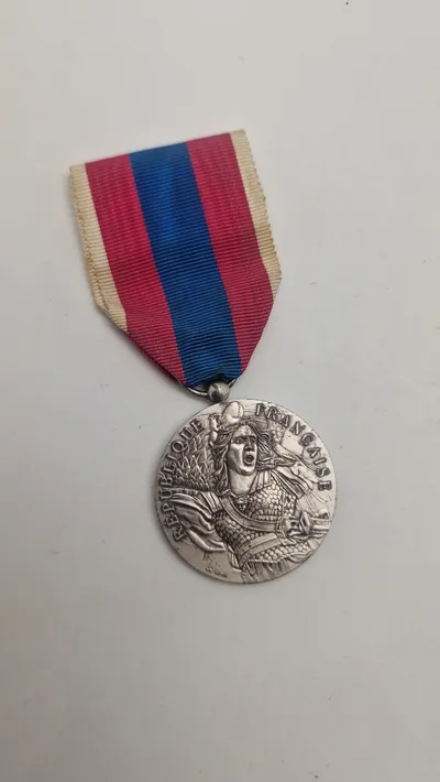 Original fransk forsvarsmedalje (Médaille de la Défense nationale)