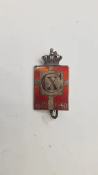 Originalt Georg Jensen kongemærke, sterlingsølv og emalje