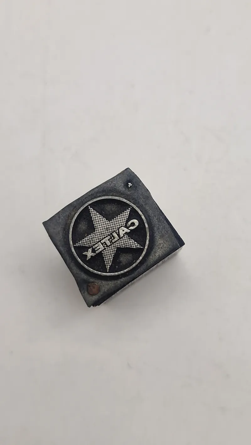 Sjældent benzin stempel fra firmaet “Caltex”