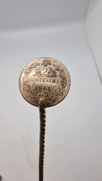 Skeer lavet med Victor Emmanuel II mønter, der var konge af Italien fra 1861 til 1878