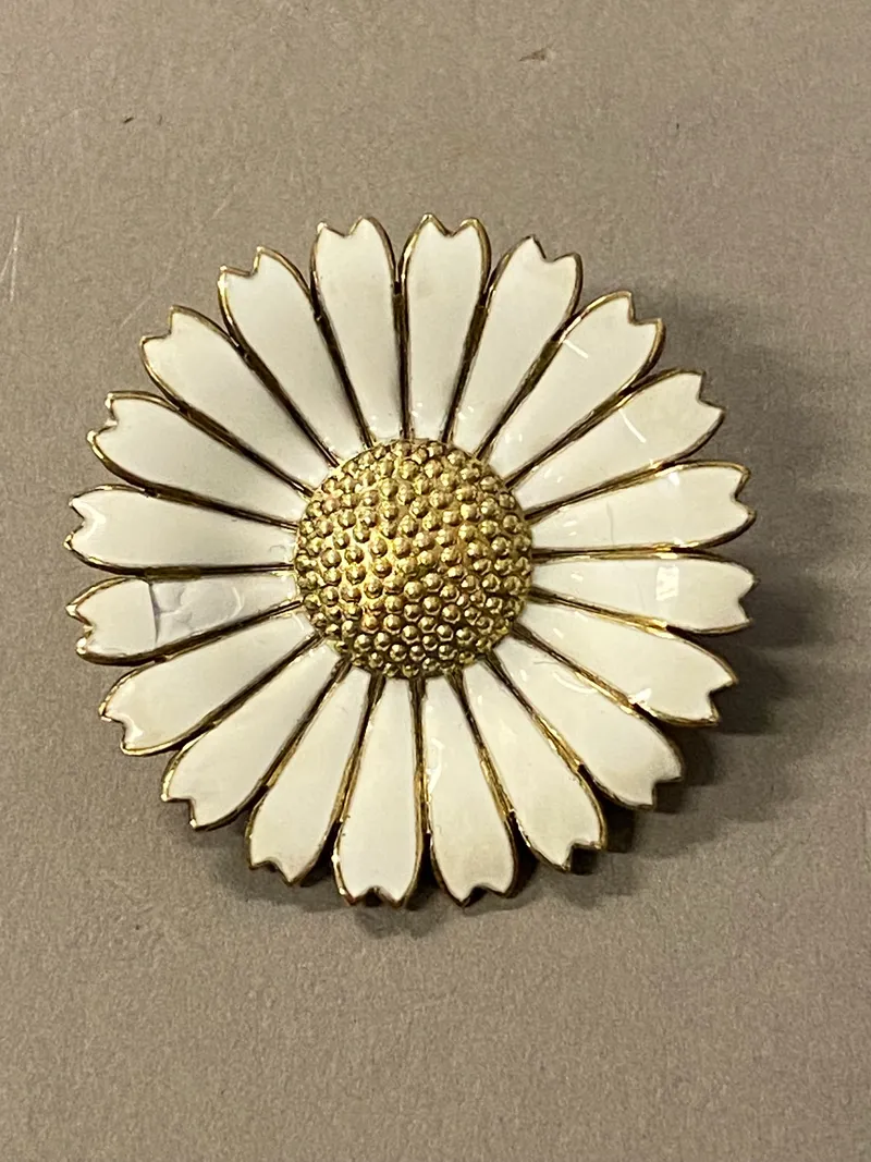 Original Georg Jensen “Marguerit” broche af sterlingsølv