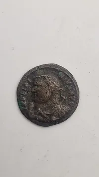 Original romersk mønt fra kejser Konstantin den Store, som regerede fra 307 til 337 e.Kr.