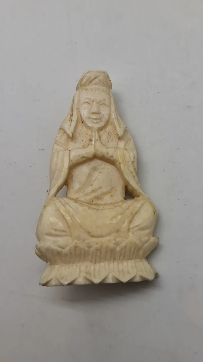 Buddha figur af ben