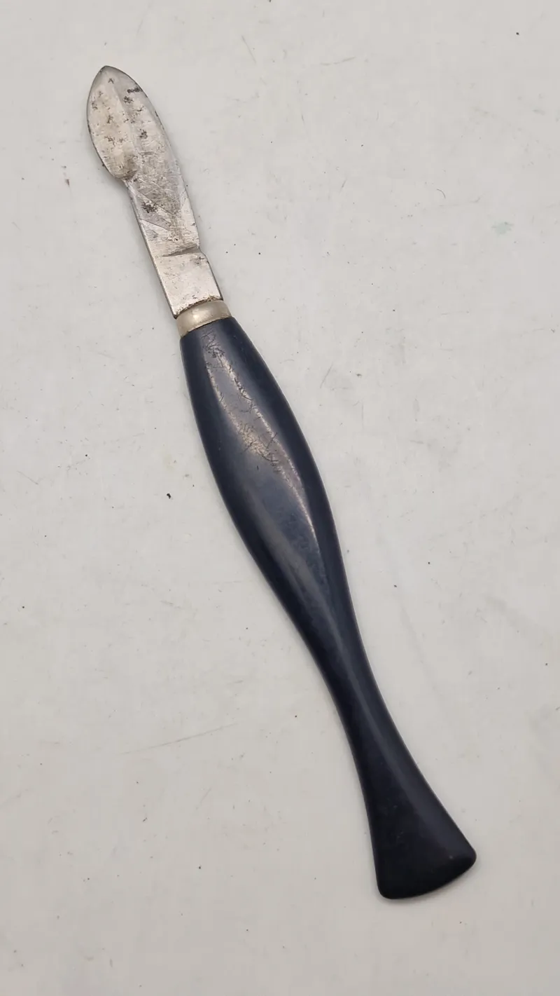 Antik kirurisk kniv