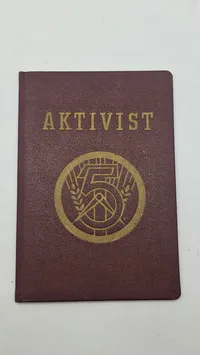 DDR Original Aktivist des Fünfjahrplanes samt id kort