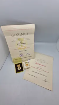 DDR Original Für ausgezeichnete Leistungen med urkunde